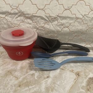 PamperedChef Microwave Popcorn Maker Popper Red Collapsible Bowl+CookingUtensils